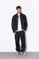 WAGGMI VEIL Denim Jacket جاكيت دينم رجالي، على العارض